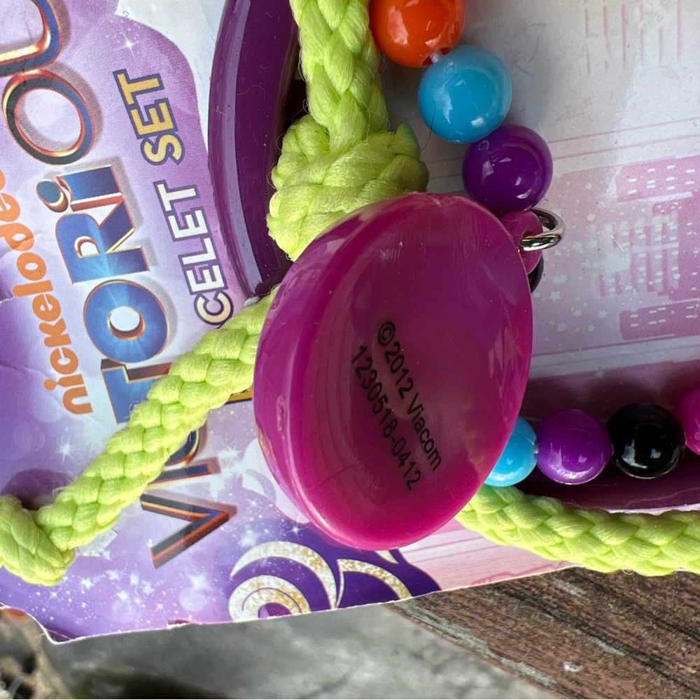 Nickelodeon Victorious Bracelet Set + Necklace Set 2012 Viacom Kidcore Jewelry - Picture 13 of 16